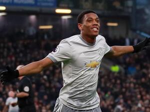 مارسيال يحتفل بهدفه