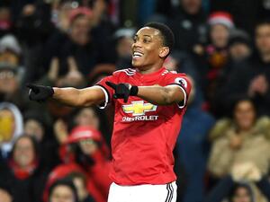 مارسيال يحتفل بهدفه