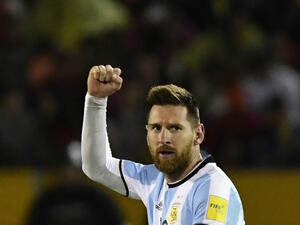 ميسي خلال المباراة أمام الإكوادور