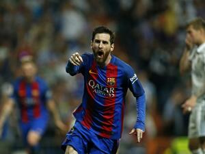 ميسي يحتفل بهدف الفوز في شباك ريال مدريد