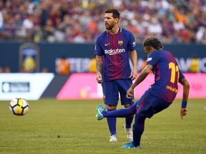 نيمار وميسي خلال مباراة برشلونة ويوفنتوس ضمن الكأس الدولية للأبطال