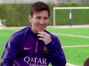Egyptians furious after Messi donates his shoes to charity in Cairo 