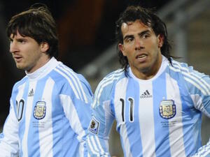 صورة أرشيفية لتيفيز وميسي