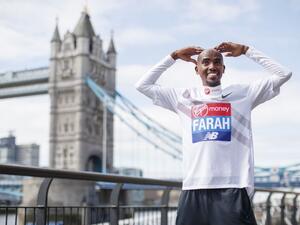 Britain's Mo Farah poses for the media during a photo call for the London marathon near Tower Bridge in London on April 17, 2018.
Tolga AKMEN / AFP