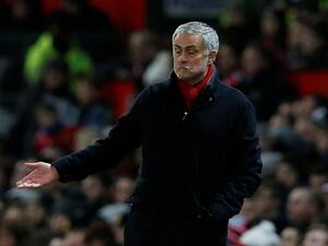 فريق المدرب جوزيه مورينيو يواصل التفريط بالنقاط