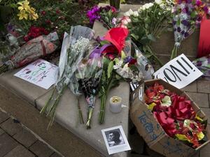 A makeshift memorial for boxing legend Muhammad Ali is seen at the Muhammad Ali Center on June 4, 2016 in Louisville, Kentucky.
Brendan Smialowski / AFP