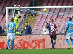 نابولي يستعيد صدارة الدوري الإيطالي