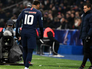 نيمار بعد تعرضه للإصابة الأسبوع المنصرم