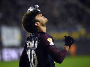 نيمار يحتفل بهدفه على طريقته الخاصة