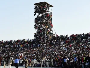 Supporters attend the African Cup of Nations qualification match between Egypt and Nigeria, on March 25, 2016, in Kaduna.
PIUS UTOMI EKPEI / AFP