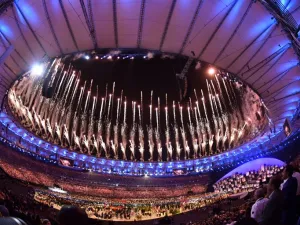Fireworks are set off during the opening ceremony of the Rio 2016 Olympic Games at the Maracana stadium in Rio de Janeiro on August 5, 2016.
Fabrice COFFRINI / AFP