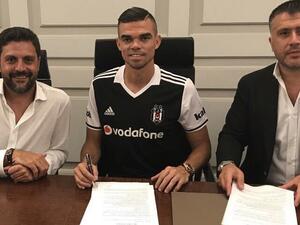 بيبي يوقع على عقد انضمامه لبيشكتاش