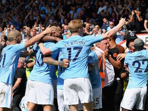 لاعبو سيتي يحتفلون بهدف ستيرلينغ