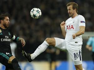 كاين وراموس خلال لقاء لريال مدريد وتوتنهام الموسم الماضي