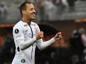 Rodriguinho of Brazil's Corinthians celebrates his goal against Venezuela's Deportivo Lara during their 2018 Copa Libertadores football match at Arena Corinthians stadium, in Sao Paulo, Brazil, on March 14, 2018.
NELSON ALMEIDA / AFP