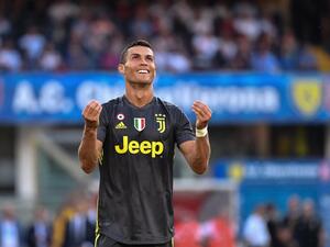 رونالدو يتحسر على ضياع أحد الفرص في المباراة