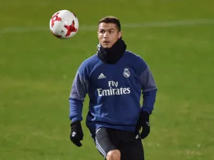 Real Madrid's Portuguese forward Christiano Ronaldo warms up during a training session at Mitsuzawa stadium in Yokohama on December 13, 2016 ahead of their Club World Cup football match against Club America of Mexico on December 15.
KAZUHIRO NOGI / AFP