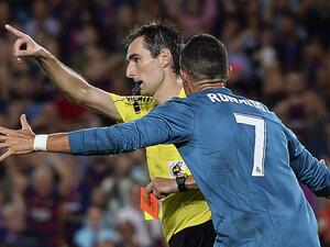 رونالدو يعترض على قرار الحكم