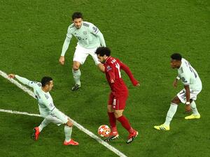 رقابة لصيقة على صلاح خلال اللقاء