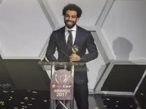 African Footballer of the Year, Egypt and Liverpool striker Mohammed Salah speaks during a press conference after the CAF awards at the Accra International Press Conference in Accra, on January 4, 2018.
CRISTINA ALDEHUELA / AFP