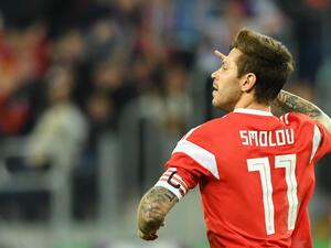 سمولوف يسجل مرتين وينقذ روسيا من الخسارة