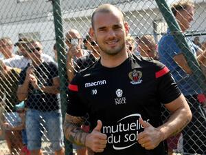 شنايدر يشارك في تدريبات نيس