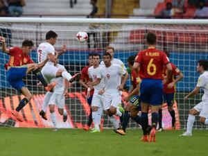Cesar Gelabert (L) of Spain and Amirhossein Hossseinzadeh (2L) of Iran compete for the ball during their quarterfinal football match of the FIFA U-17 World Cup at the Jawaharlal Nehru International Stadium in Kochi on October 22, 2017. The FIFA U-17 Football World Cup is taking place in India from October 6 to 28.
ARUN SANKAR / AFP