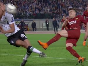 ركلة جزاء واضحة على ليفربول جراء لمسة يد داخل منطقة الجزاء خلال اللقاء أمام روما لم يتم احتسابها