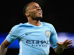 ستيرلينغ يحتفل بهدفه