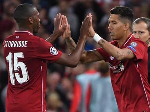 فيرمينو (يمين) لحظة دخوله اللقاء بديلاً لدانييل ستوريدج