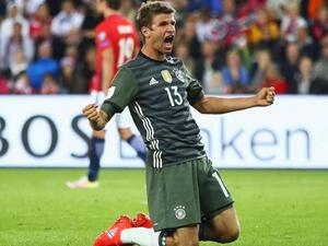 مولر يقود ألمانيا للفوز