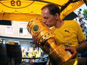 توخيل يحتفل بالكأس