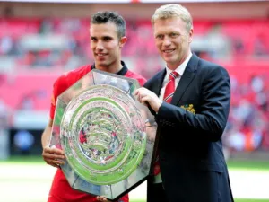 Van Persie likely to consider Man Utd future in summer