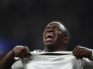 فينيسيوس جونيور يبكي بعد تعرضه للإصابة