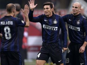 خافيير زانيتي (وسط)