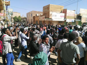 Sudanese protesters overwhelm the streets of Khartoum (AFP) Sudanese protesters overwhelm the streets of Khartoum (AFP)