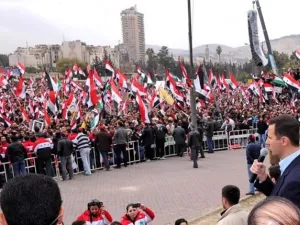 الرئيس السوري بشار الأسد يتحدث لمناصريه