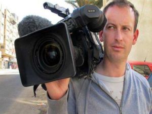 جيل جاكييه كان يعمل لحساب القناة الثانية في التلفزيون الفرنسي