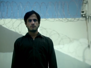 Iranian-Canadian journalist Maziar Bahari, portrayed by Gael Garcia Bernal (above) in the 2014 film "Rosewater," will soon launch an online campaign titled "Journalism is Not a Crime" to expose the plights of detained journalists in Iran.  (Youtube: Screenshot)