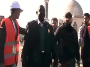رئيس بعثة المراقبين العرب (الفريق أول مصطفى الدابي)