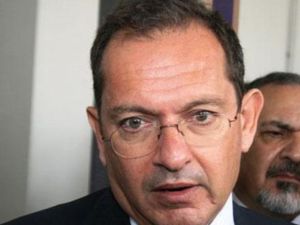 السفير البريطاني لدى سورية سايمون كوليس