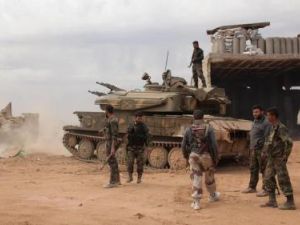 جنود موالون للاسد في ريف حلب
