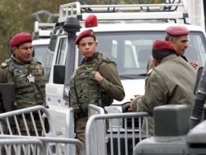 Tunisian soldiers stand guard outside a Tunis military court.  (AFP/Salah Habibi)