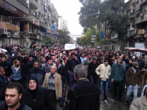 السفارة الايرانية في دمشق درست الاوضاع في المخيم