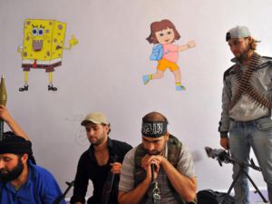 مقاتلون في استراحة/أ.ف.ب