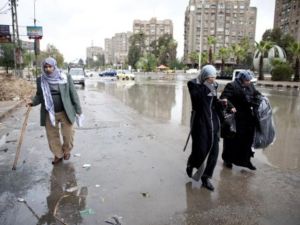 لاجئون فارون من مخيم اليرموك