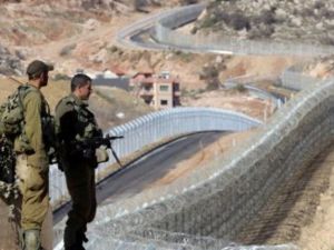جنود اسرائيليون على الحاجز الفاصل/ارشيف