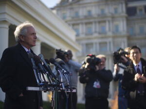 US Senator Bob Corker, R-Tennessee, talks with reporters at the White House after a meeting on Iran with President Obama in Washington, DC, November 19, 2013. [JIM WATSON/Getty Images]