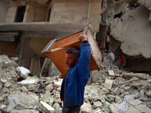 أسعار السلع الأساسية في حلب مثل الخبز والوقود ارتفعت بشكل حاد