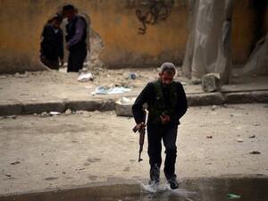 مقاتل من المعارضة في حلب/أ.ف.ب